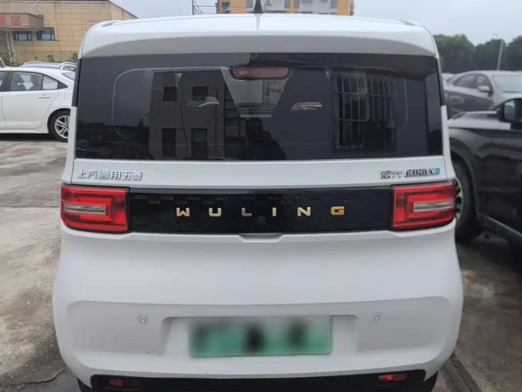 Wuling MINIEV — миниатюра 6