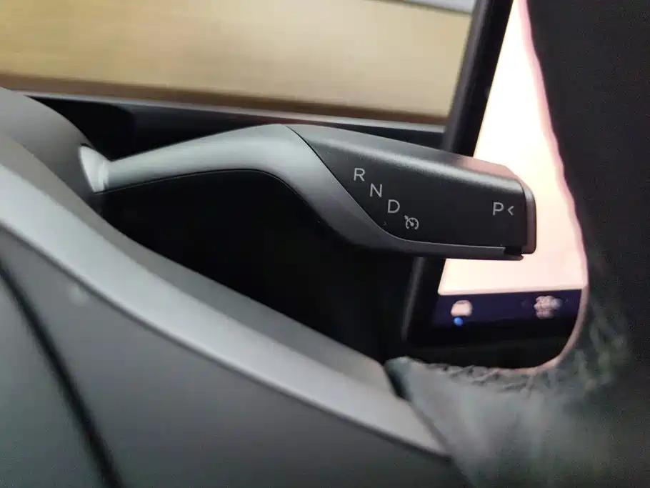 Tesla Model 3 — миниатюра 16