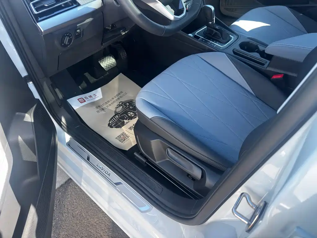 Volkswagen Lavida — миниатюра 10