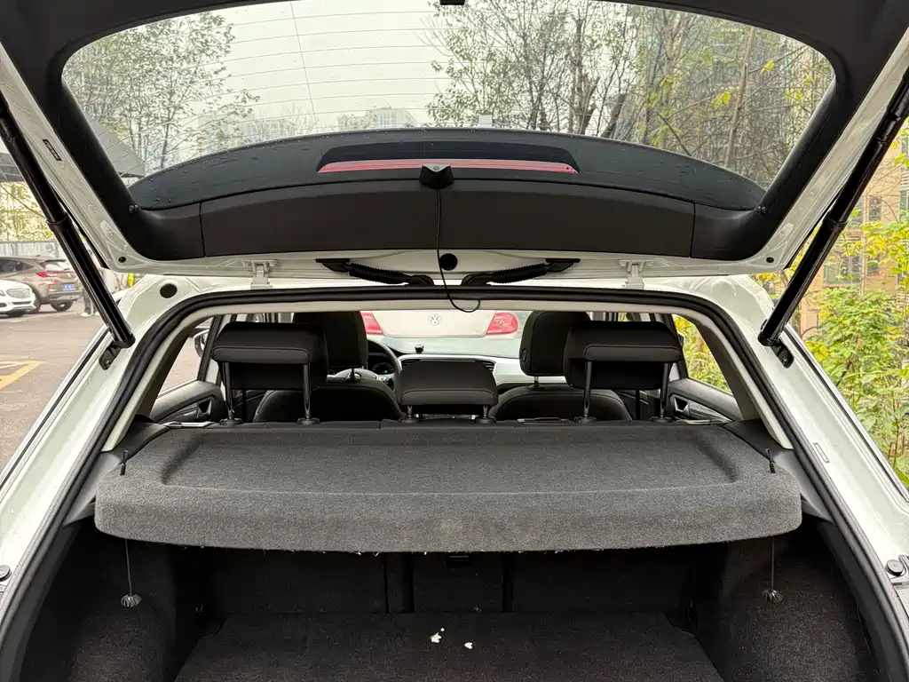 VOLKSWAGEN T ROC EXPLORING SONGS