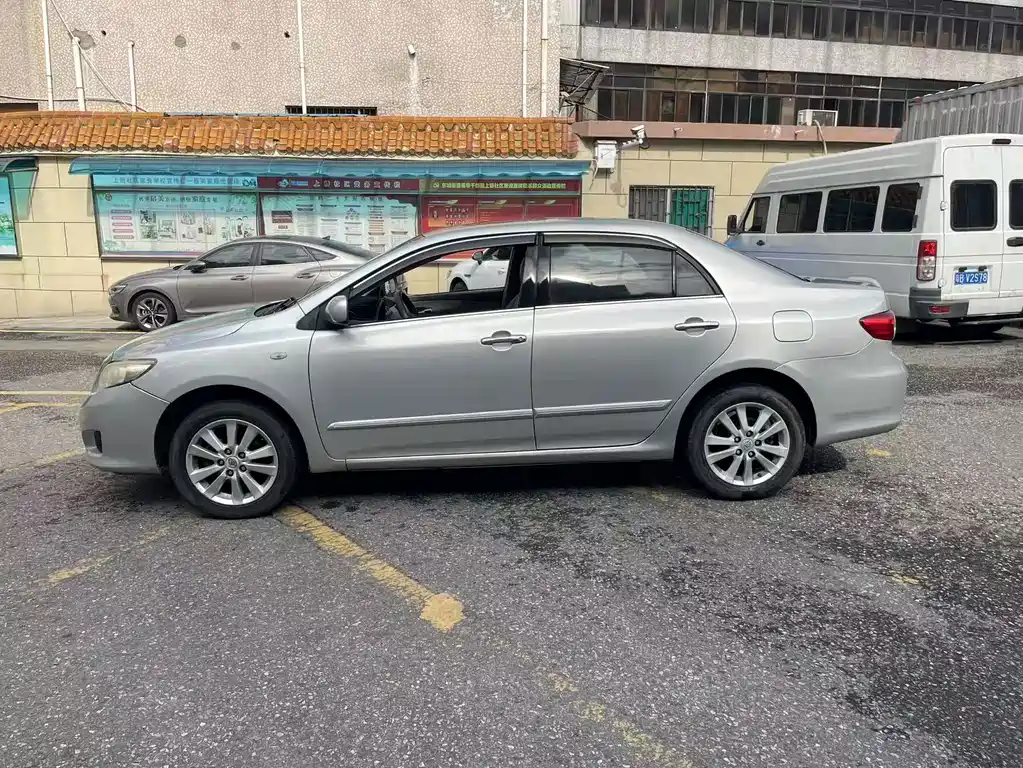 Toyota Corolla — миниатюра 8