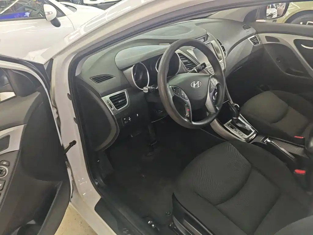 Hyundai Elantra Langdong — миниатюра 16
