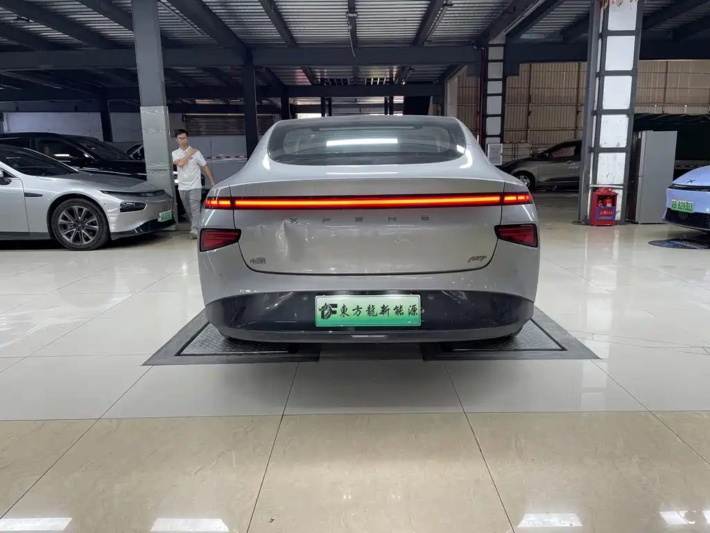 XPeng P7 — миниатюра 6
