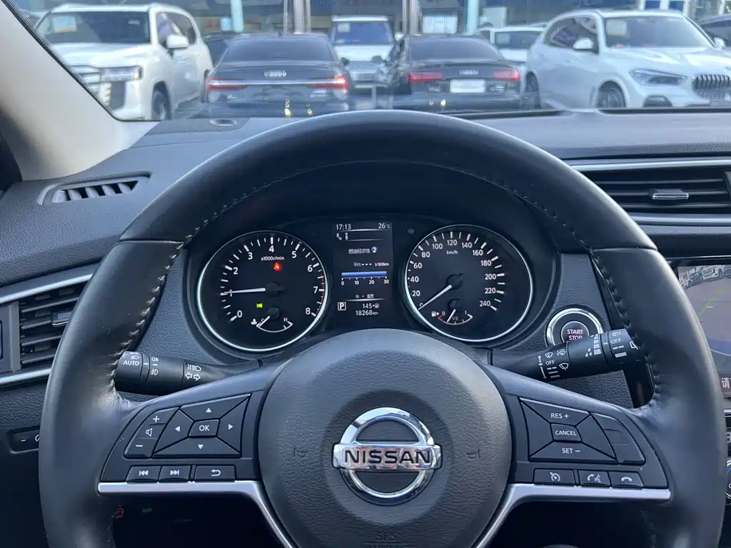 Nissan Qashqai — миниатюра 9
