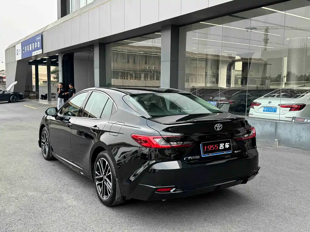 Toyota Camry — миниатюра 7