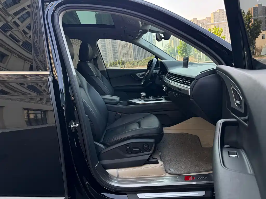 Audi Q7 — миниатюра 15