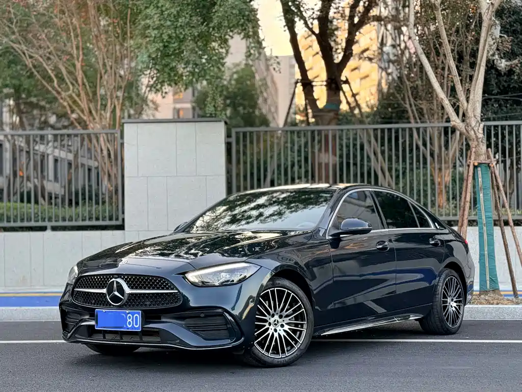 Mercedes-Benz C-Class 2024