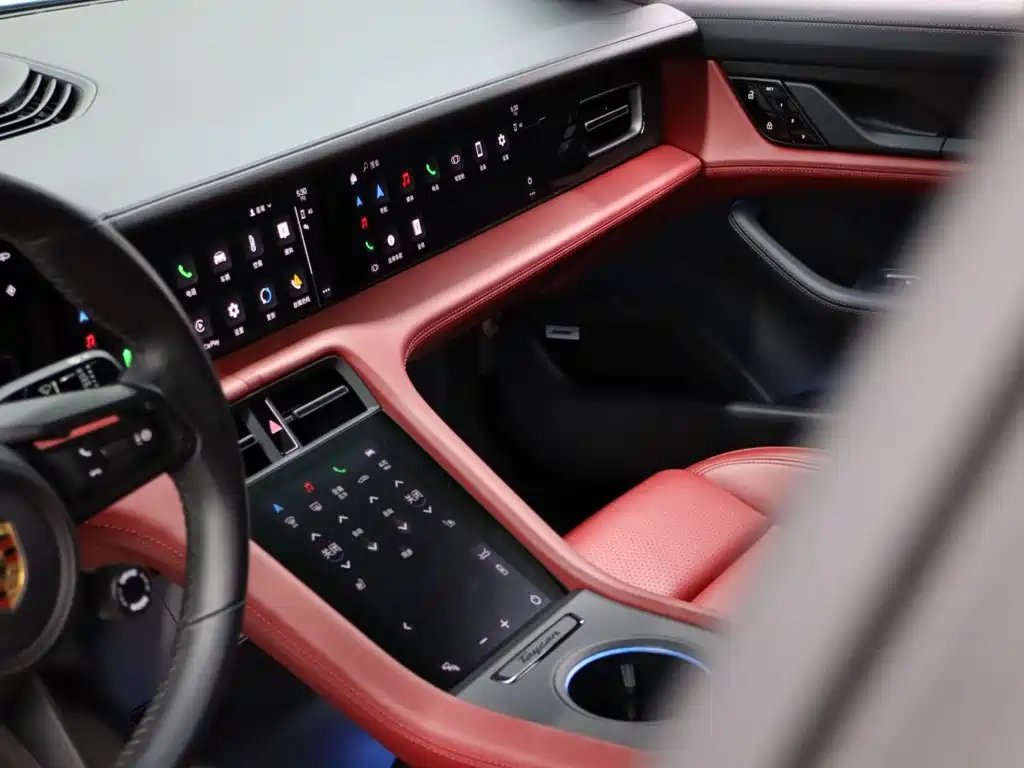Porsche Taycan — миниатюра 11