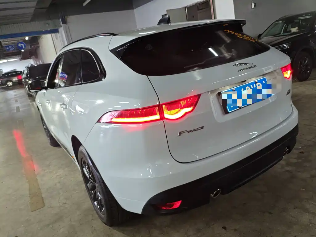 Jaguar F-PACE — миниатюра 4