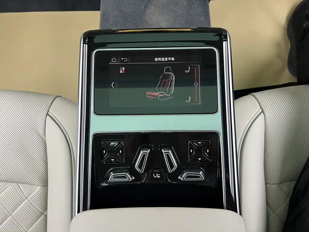 Audi A8 — миниатюра 25