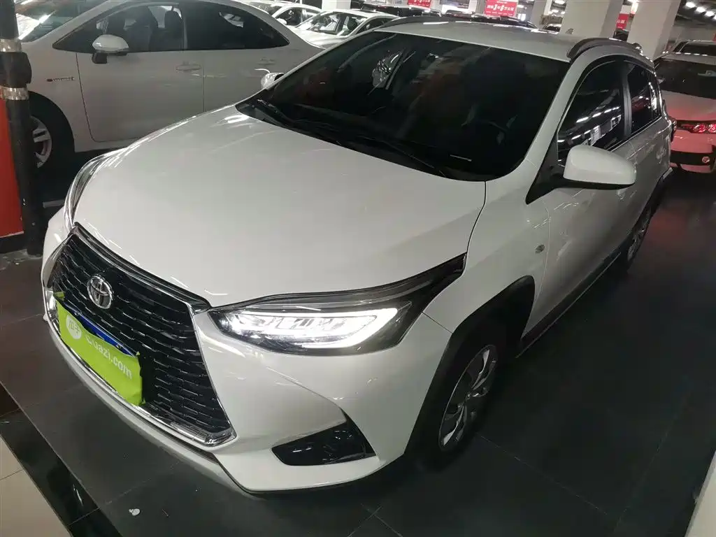 Toyota Yaris L 2021