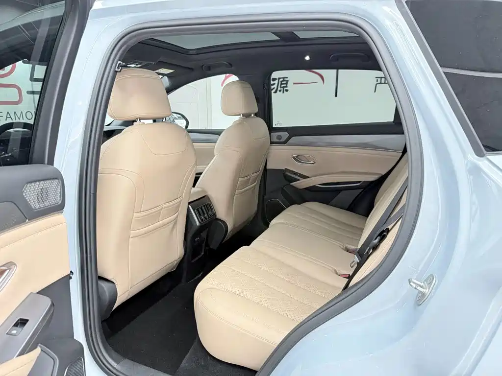 BYD L DM-i — миниатюра 10