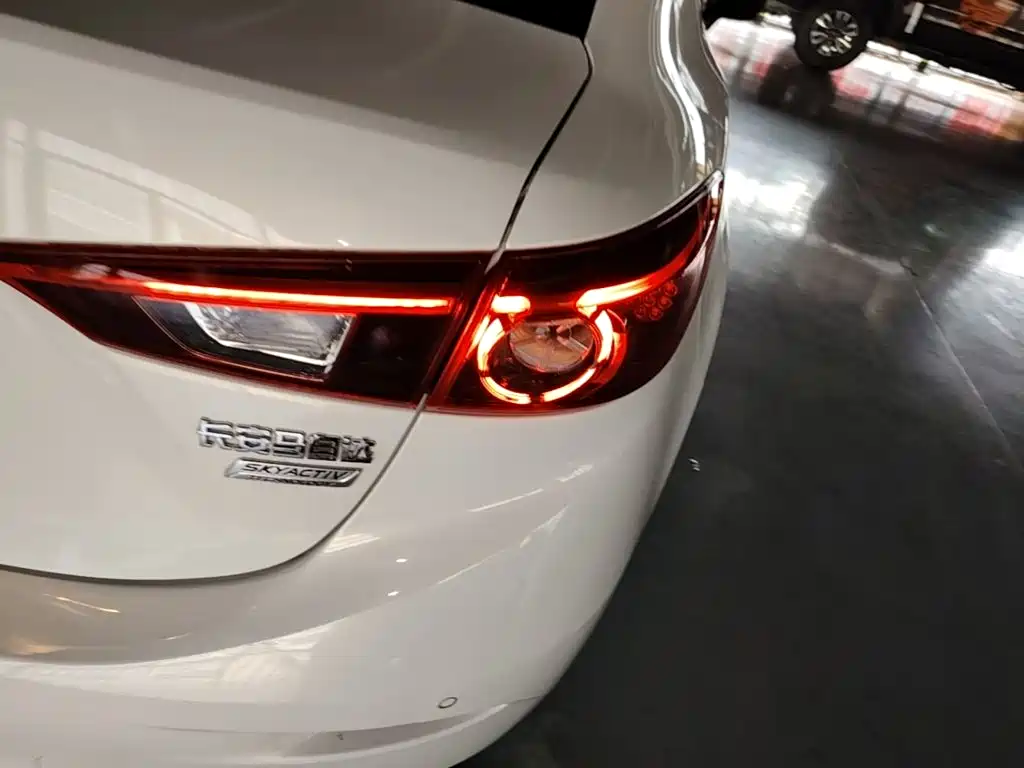 Mazda 3 Axela — миниатюра 8