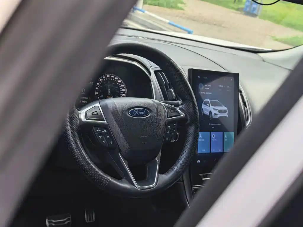 Ford Edge — миниатюра 10