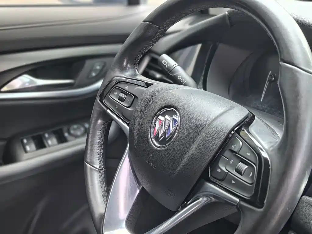 Buick Enclave — миниатюра 18
