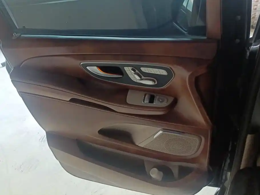 Mercedes-Benz V-Class — миниатюра 7