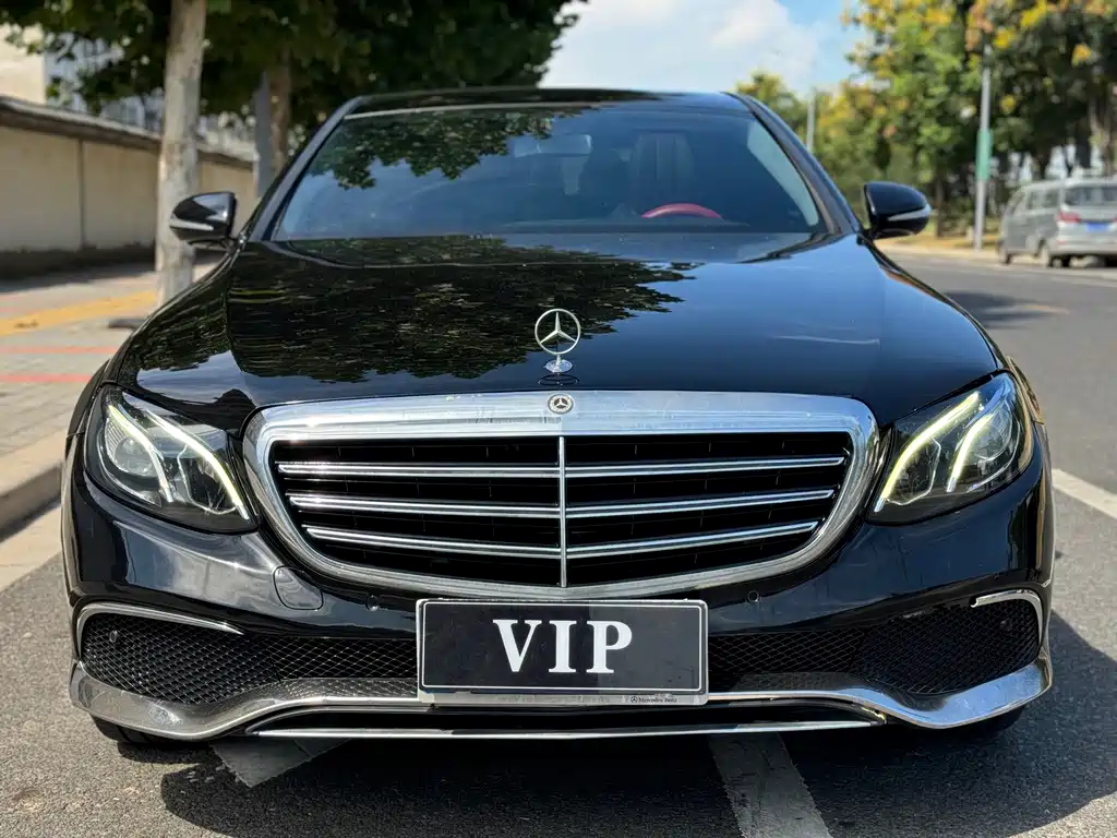 Mercedes-Benz E-Class — миниатюра 2