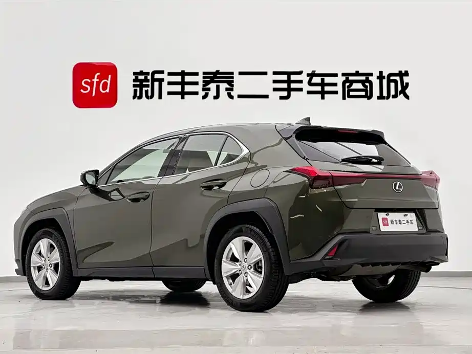 LEXUS UX