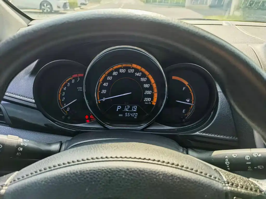 Toyota Yaris L — миниатюра 7