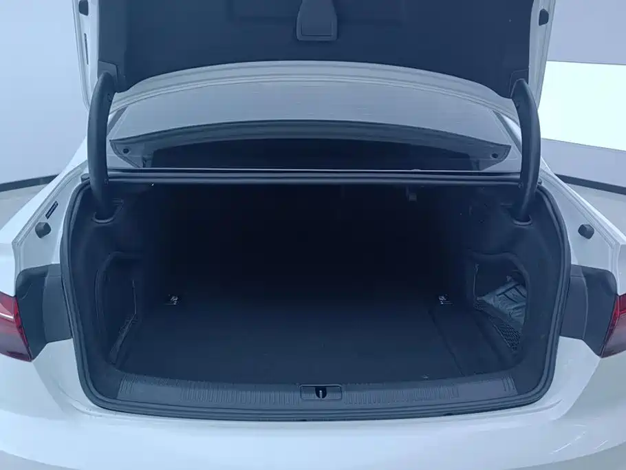 Audi A4L — миниатюра 4