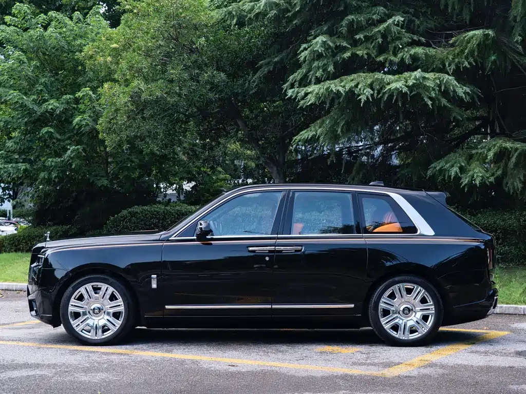 Rolls-Royce Cullinan — миниатюра 4