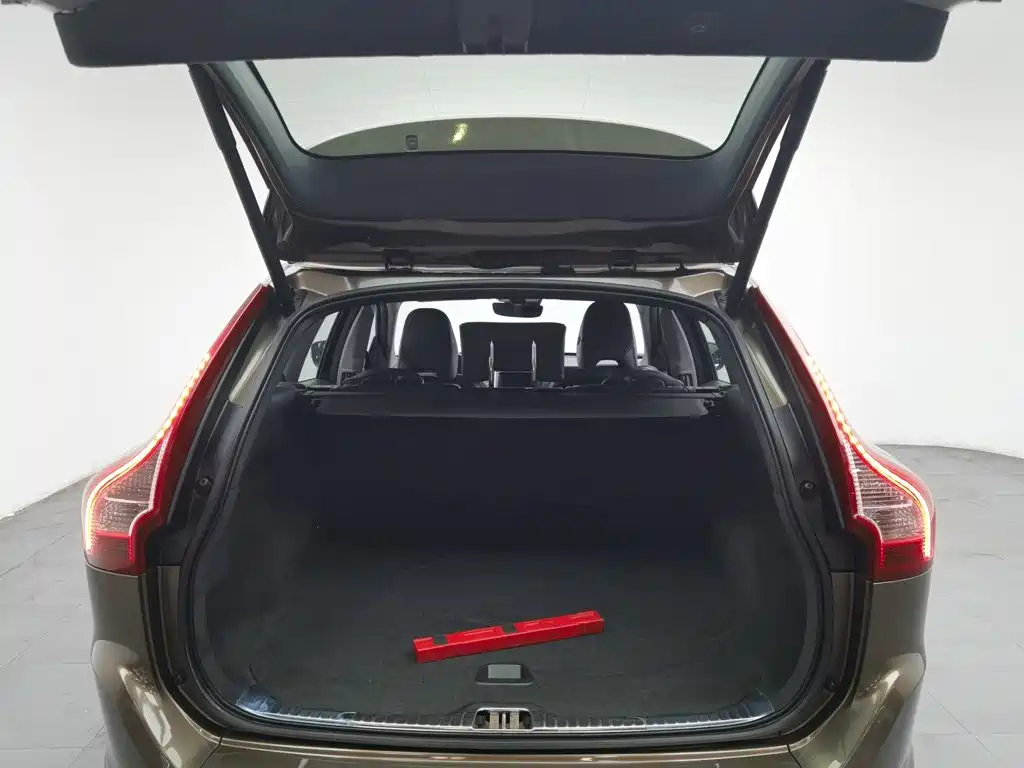 Volvo XC60 (Import) — миниатюра 16