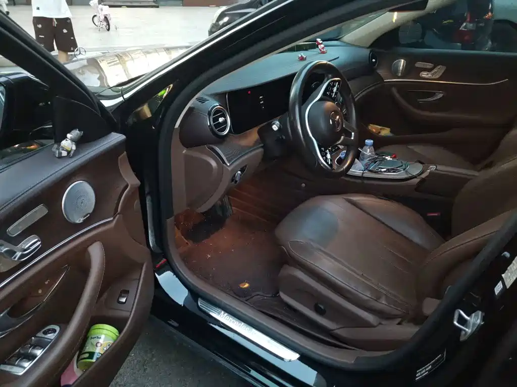 Mercedes-Benz E-Class — миниатюра 14