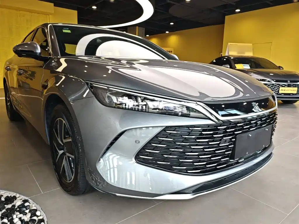 BYD Qin L L 2025 DM-i Smart Drive 120KM