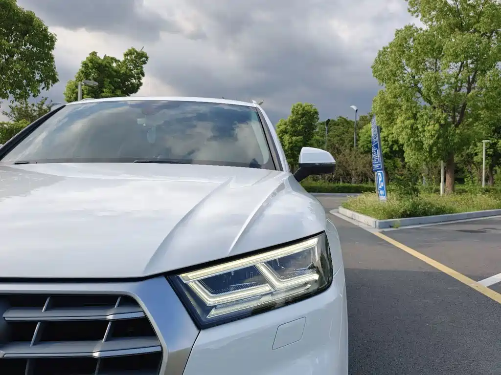 Audi Q5L — миниатюра 2