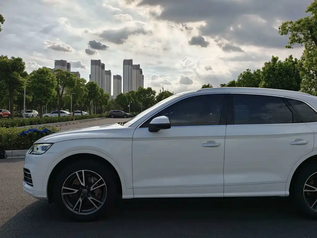 Audi Q5L — миниатюра 3