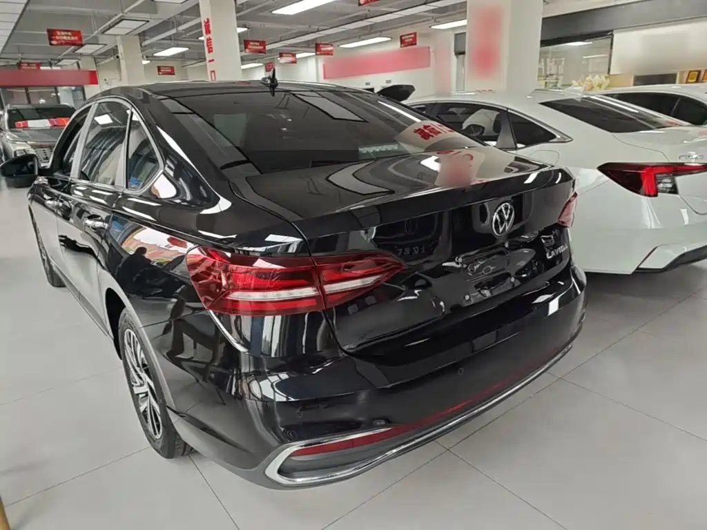 Volkswagen Lavida — миниатюра 5