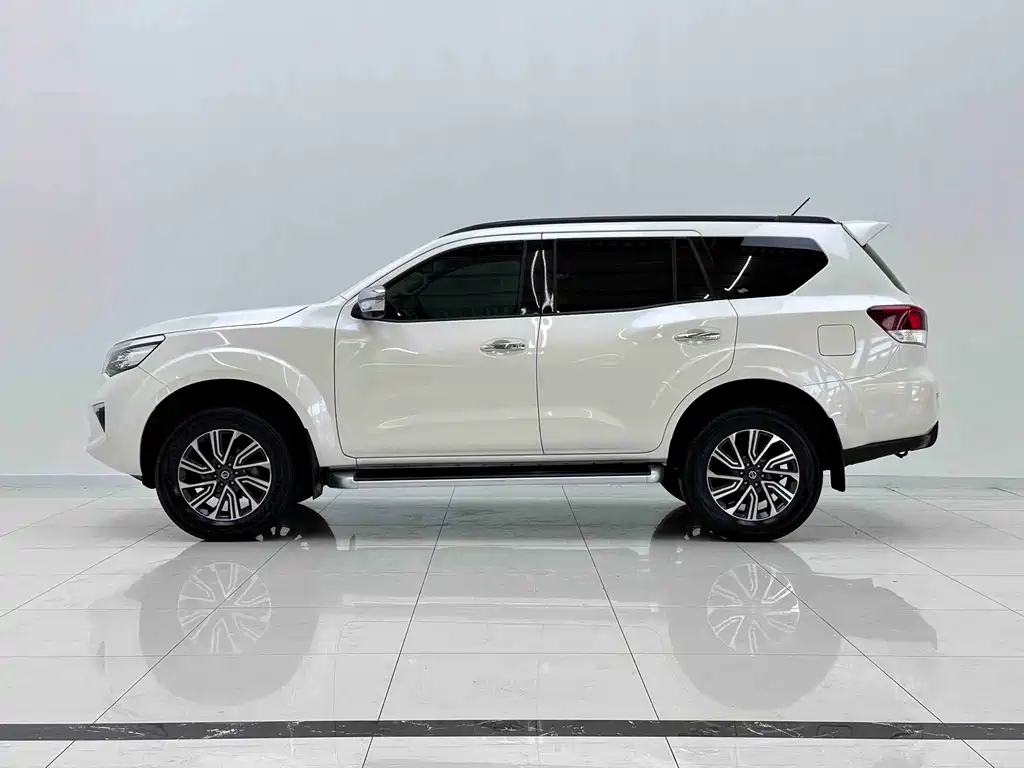 Nissan Terra — миниатюра 6