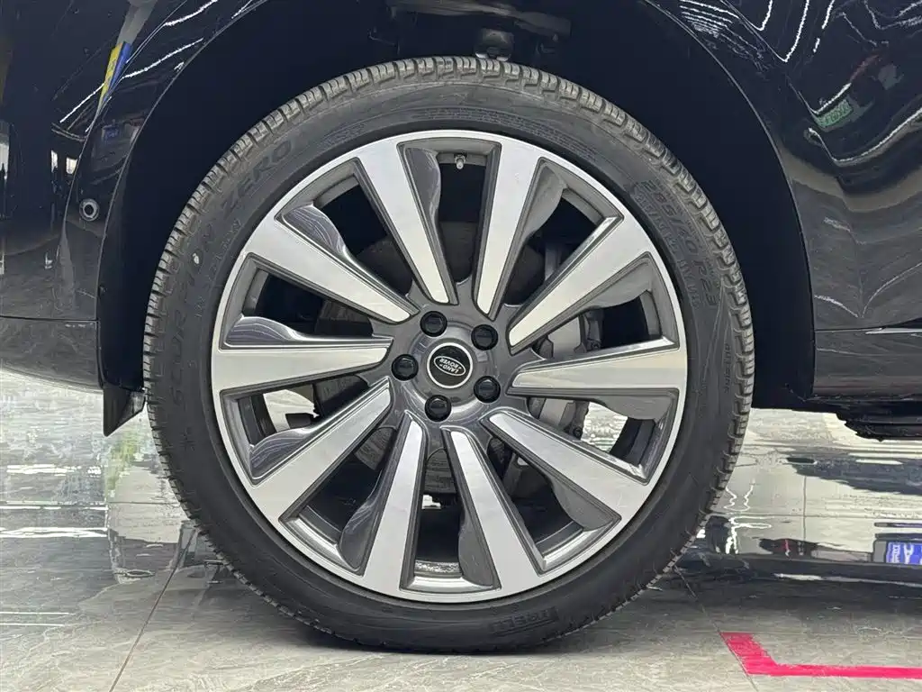 Land Rover Range Rover 2025 3.0 L6 400PS Long Wheelbase