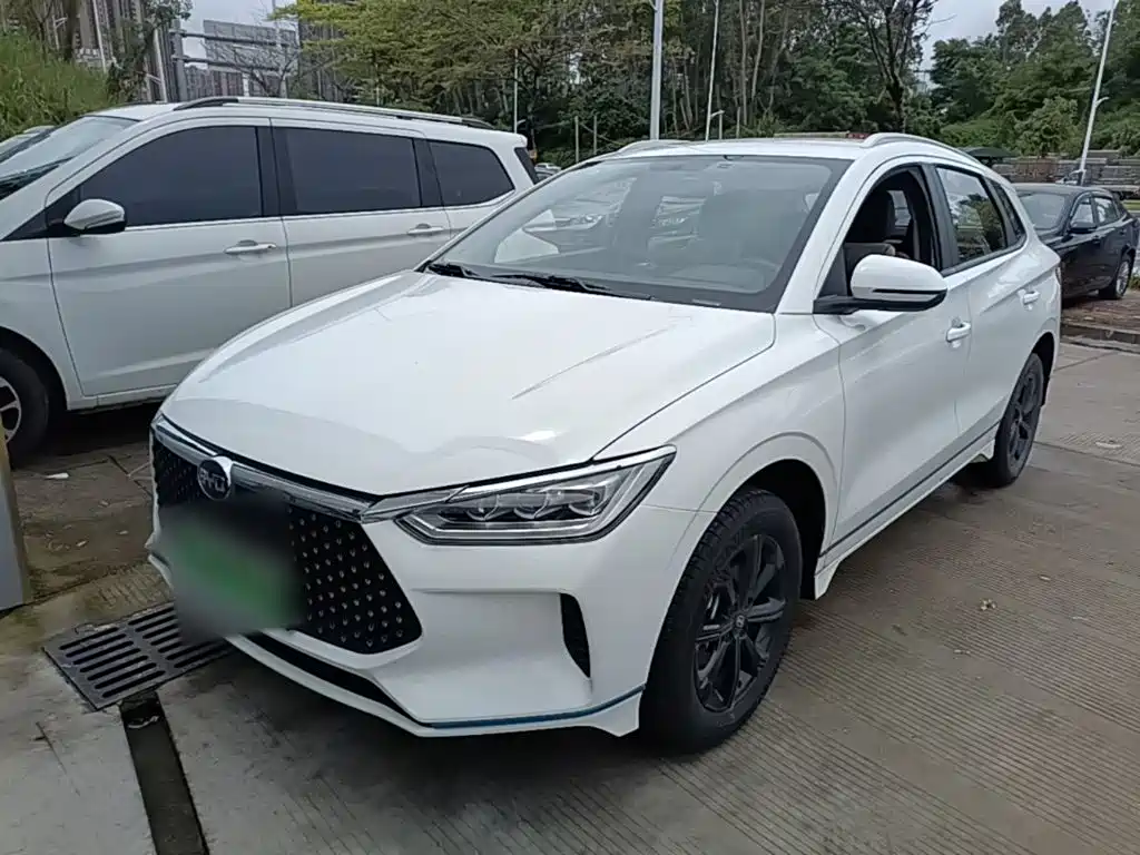 BYD e2