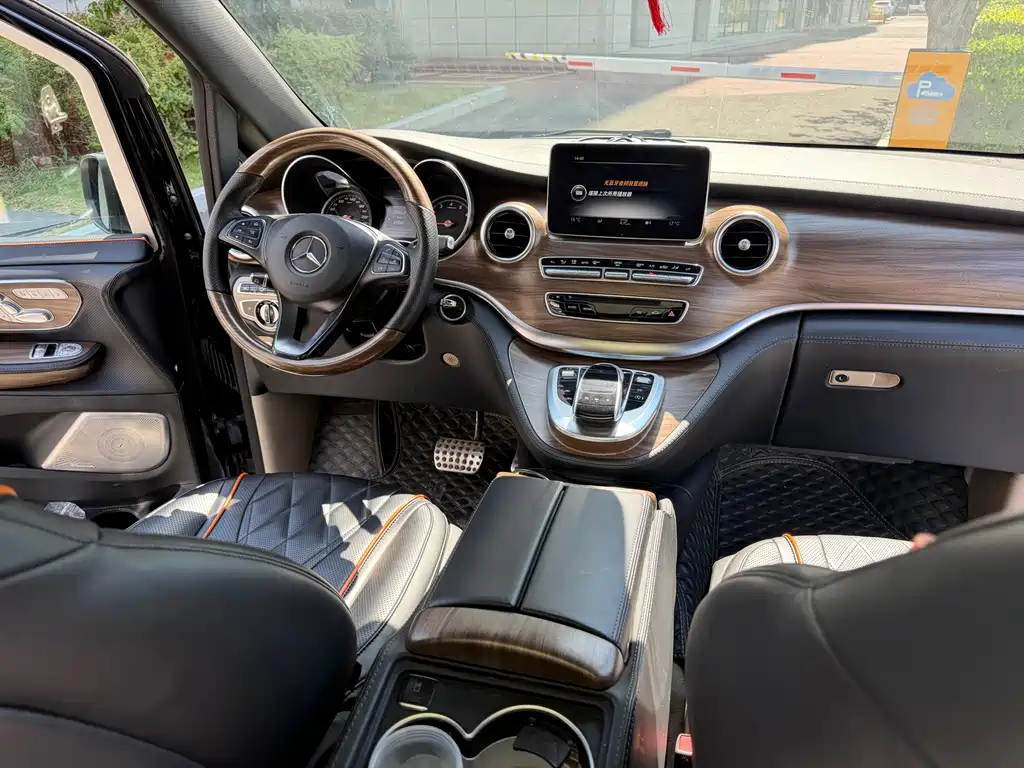 Mercedes-Benz V-Class — миниатюра 12