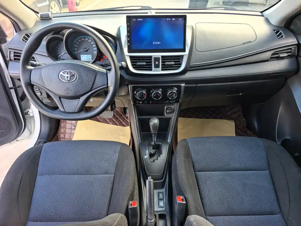 Toyota Yaris L — миниатюра 9