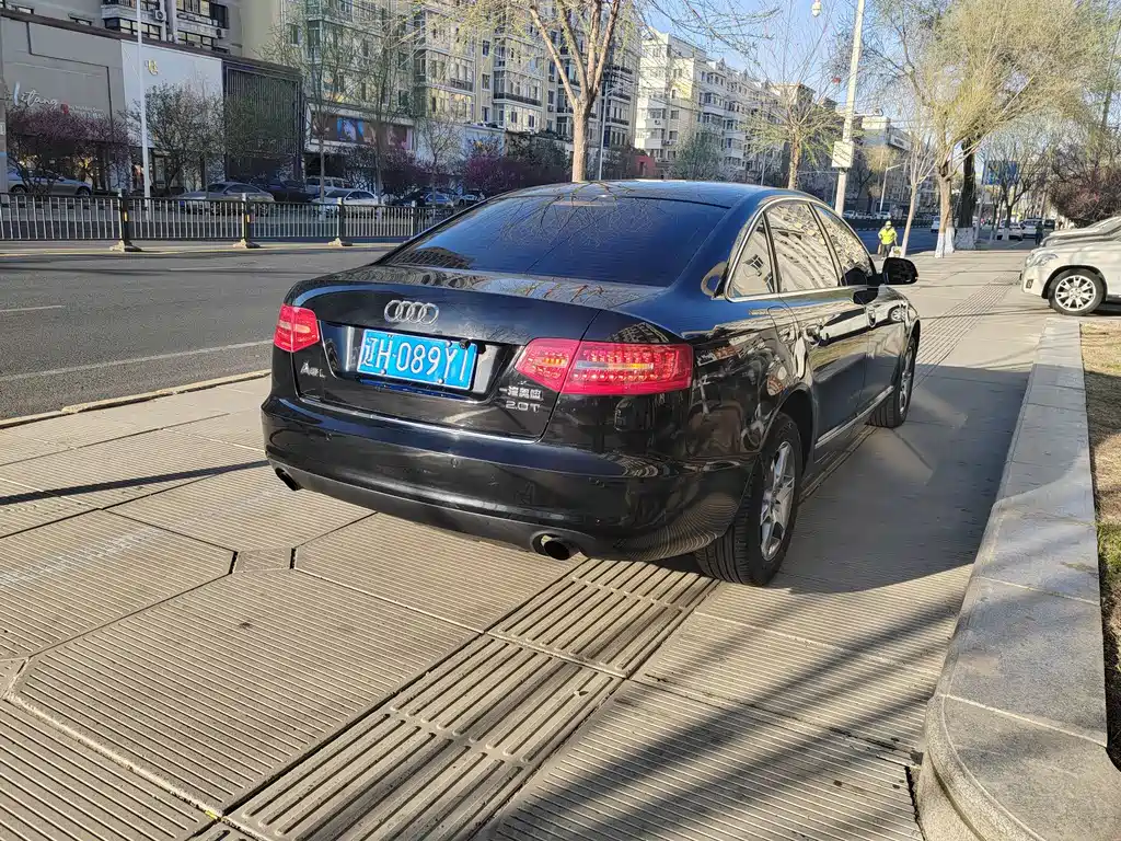 Audi A6L 2010 2.0 TFSI MT