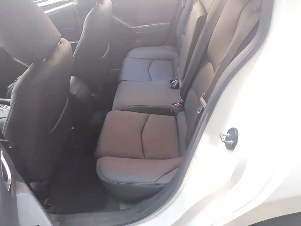 Mazda 3 Axela — миниатюра 17