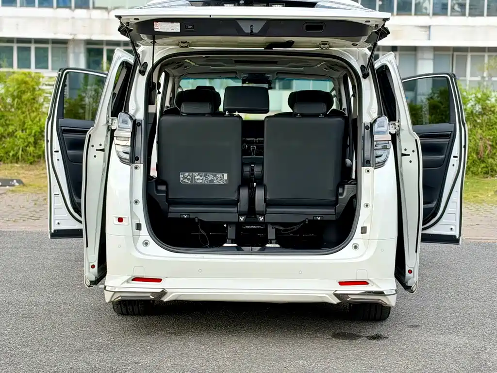 Toyota Vellfire — миниатюра 20
