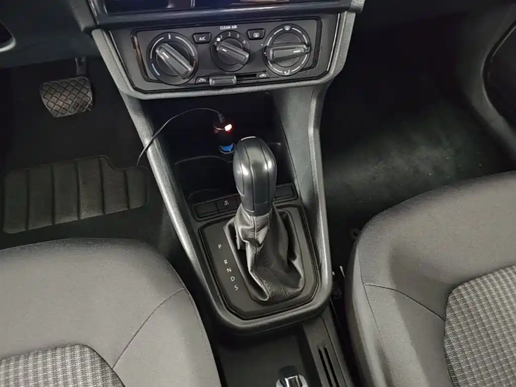 Volkswagen Santana — миниатюра 14