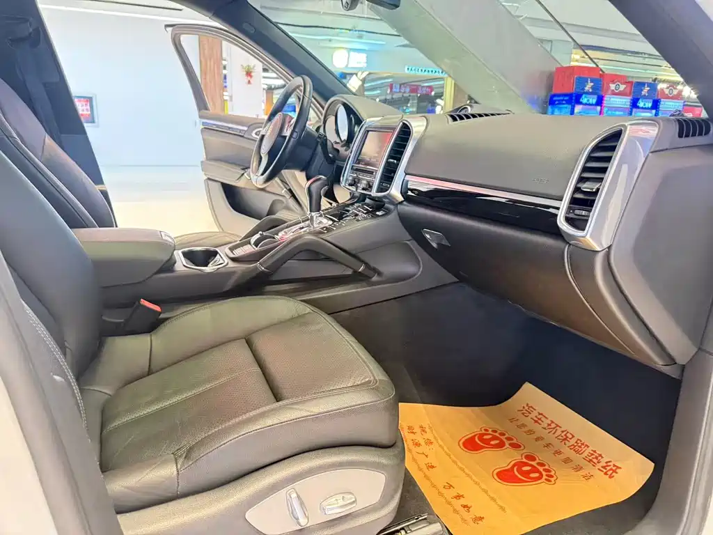 Porsche Cayenne — миниатюра 8