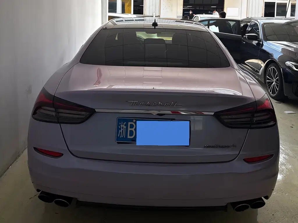 Maserati Quattroporte — миниатюра 9