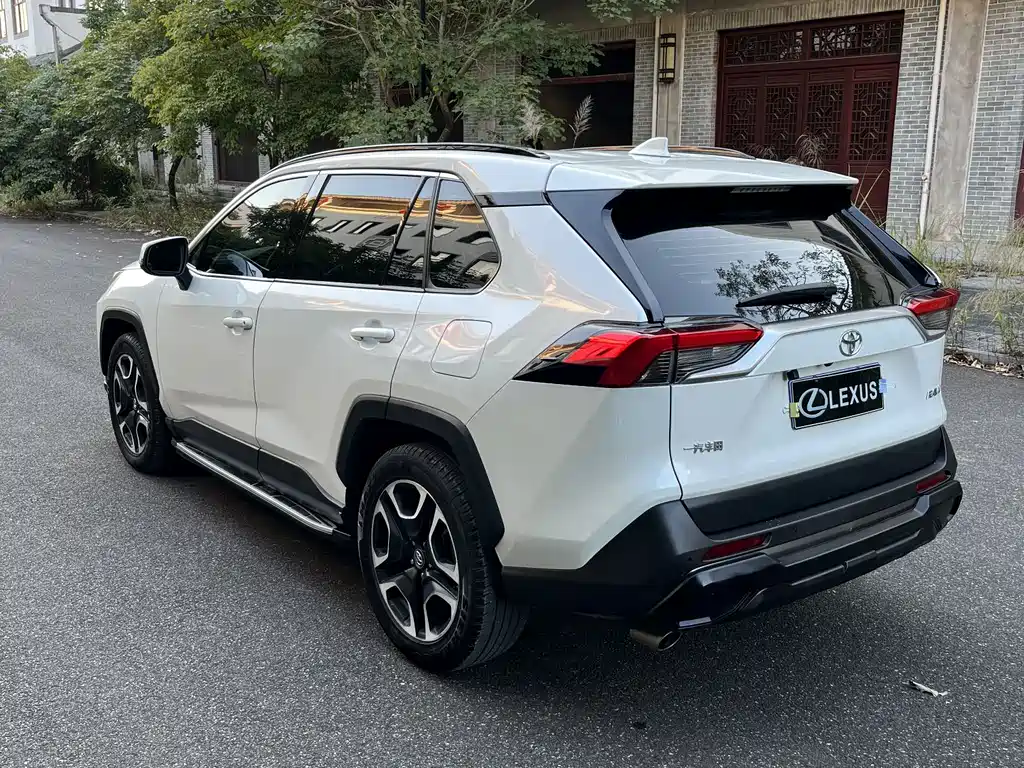 TOYOTA RAV4 RONGFANG