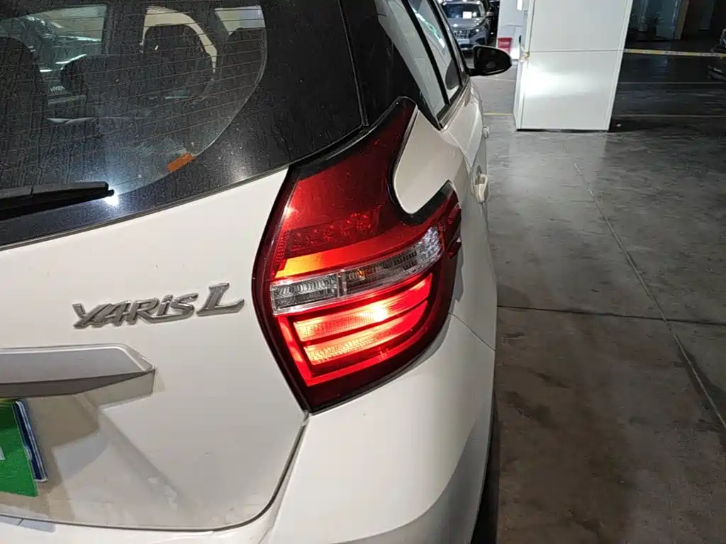 Toyota Yaris L — миниатюра 8