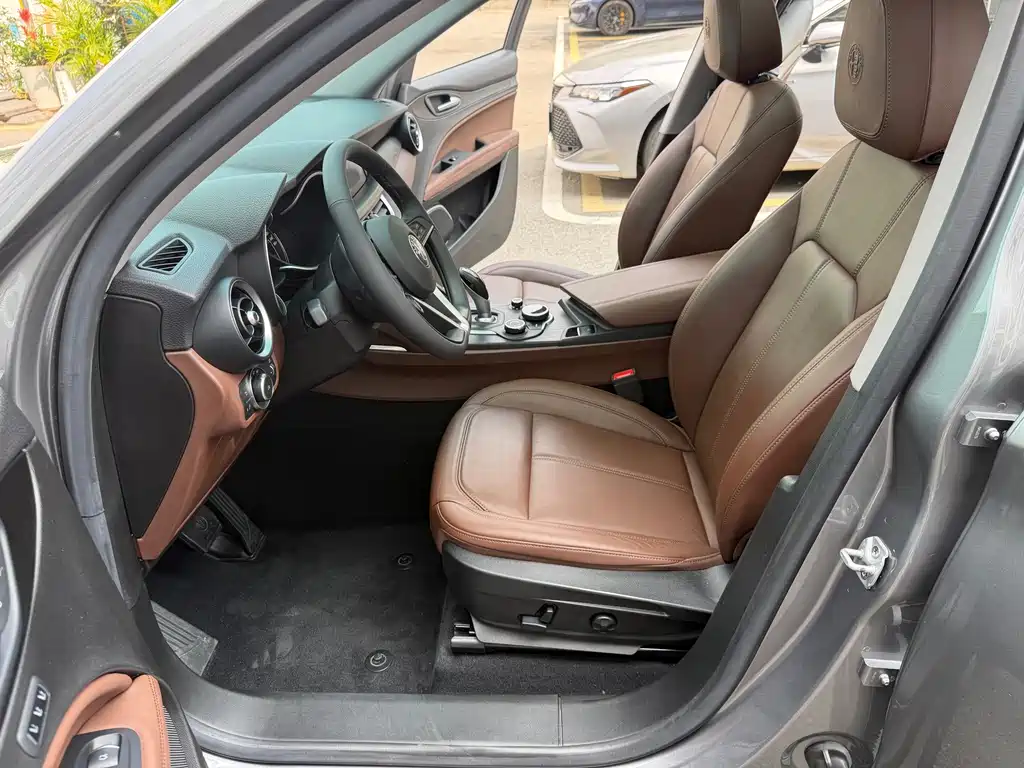 Alfa Romeo Stelvio — миниатюра 7