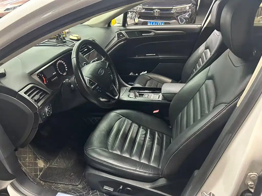 Ford Mondeo — миниатюра 8