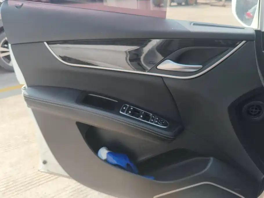BYD MAX — миниатюра 7