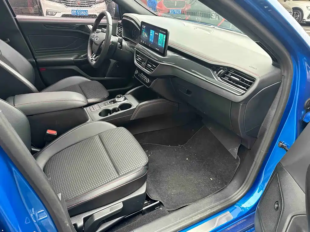 Ford Focus — миниатюра 11