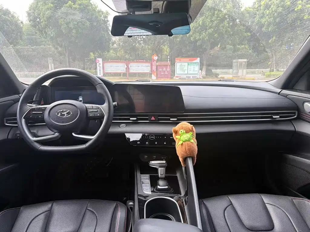 Hyundai Elantra — миниатюра 5