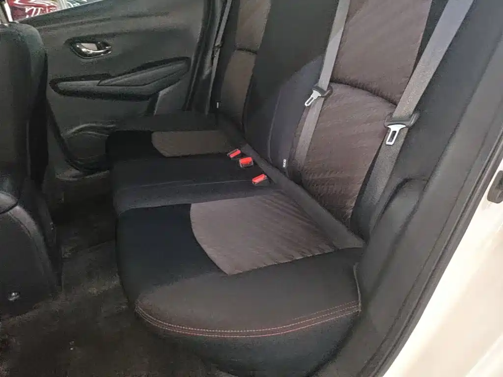 Nissan Bluebird — миниатюра 22